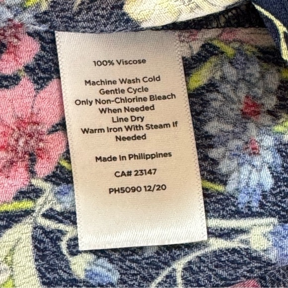 Talbots Smocked Split Neck Dress Knee Length Fit & Flare Floral Print XS - Picture 7 of 8